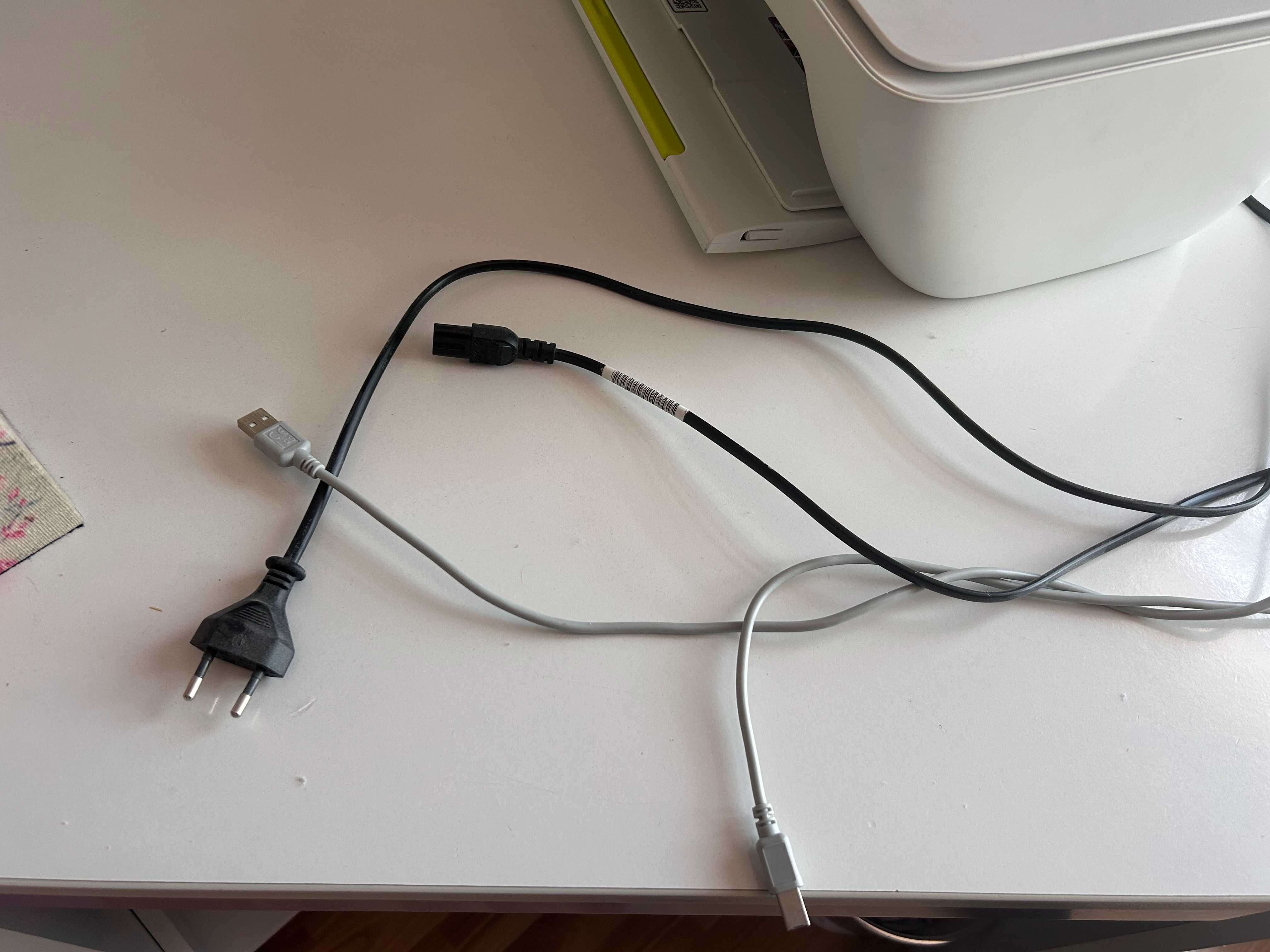 Продавам принтер HP Desk Jet 2130
