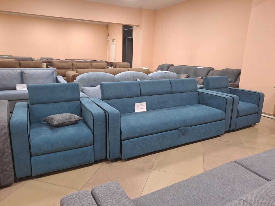 Диван раскладной с подголовниками регулируемыми два кресла