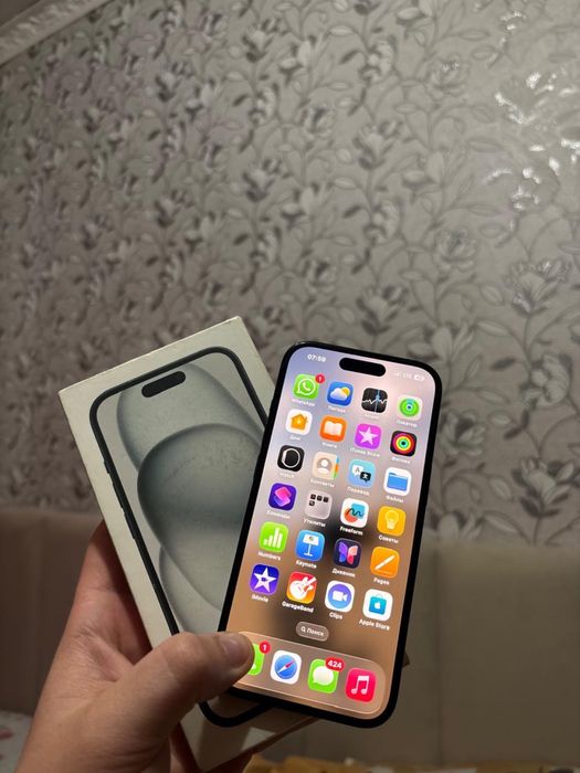 Айфон 15 продам срочно