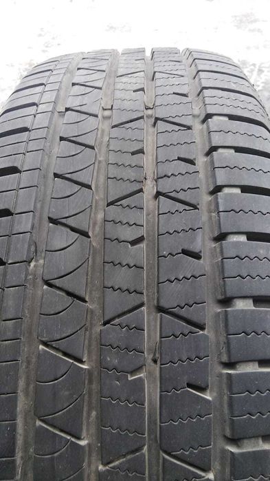 Продам комплект летней резины CONTINENTAL 215/65/R16
