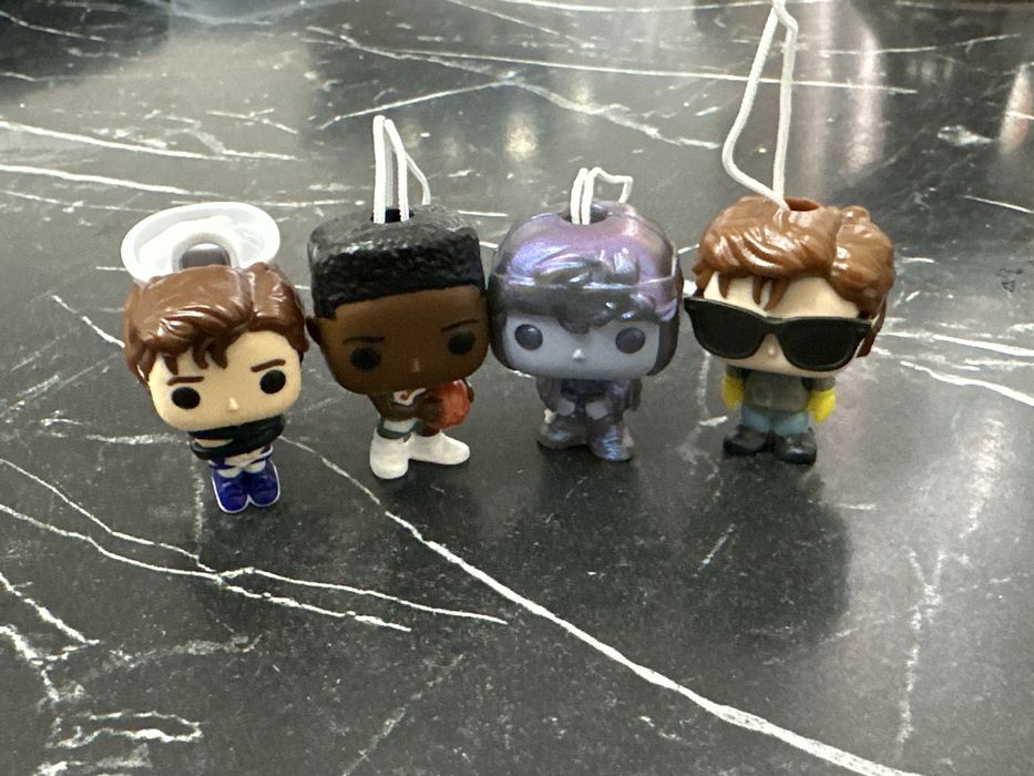 Очень странные дела игрушки по 15.000 сум