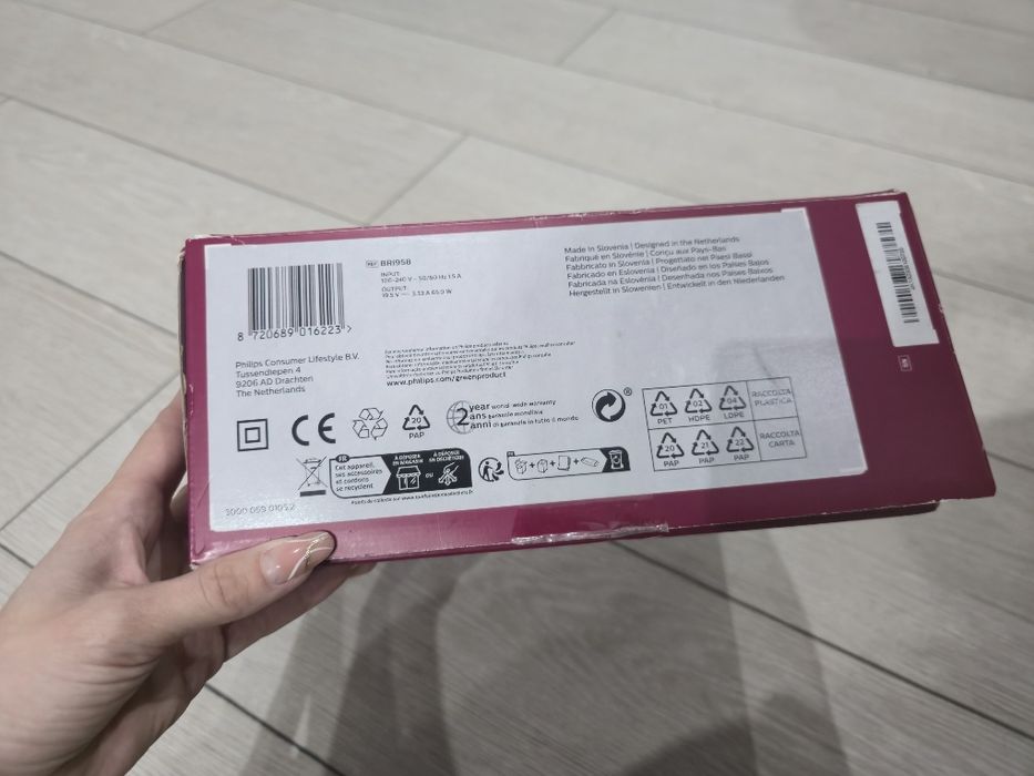 Philips Lumea IPL 9000 Series (модел BRI958/00).