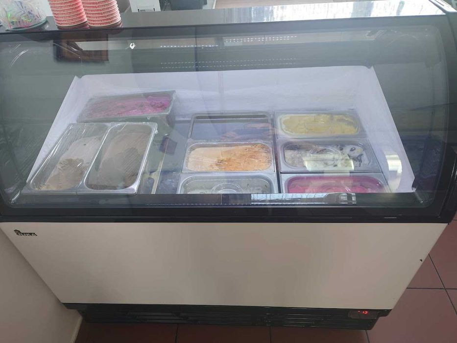 Vitrina frigorifica gelato / Inghetata / 12 AROME / NOU