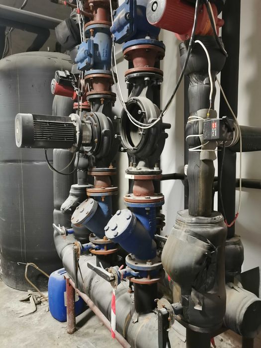 Отоплителна система на газ. 2 котела по 250 кВт. Оборудвана с всичко.