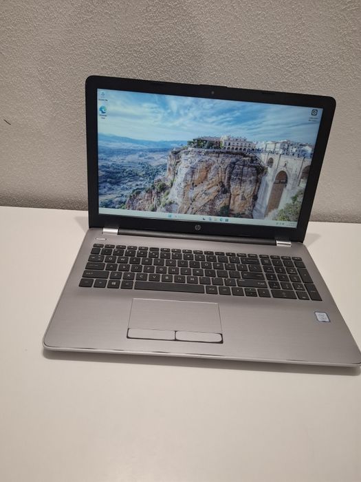 Laptop Hp cu i5 gen7, windows 11