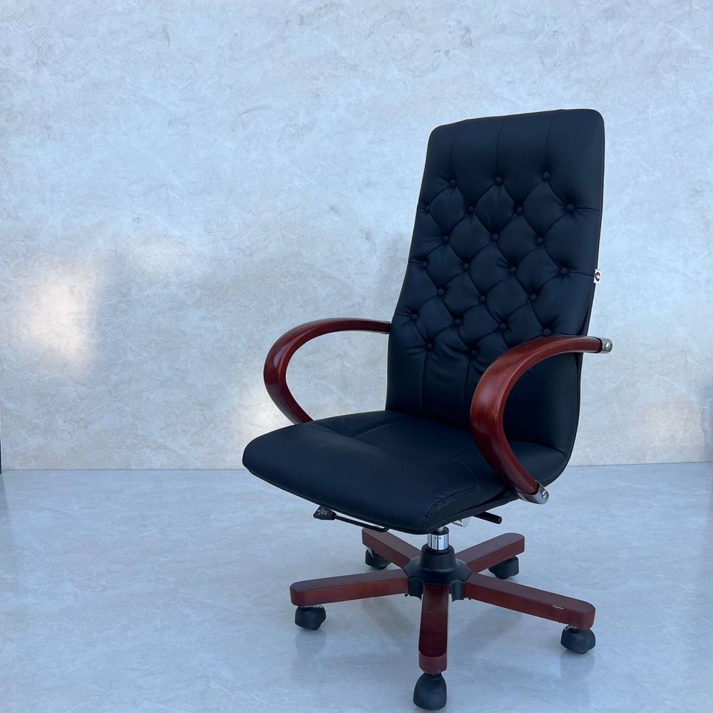 Офисное кресло Модел Bagira есть гарантия