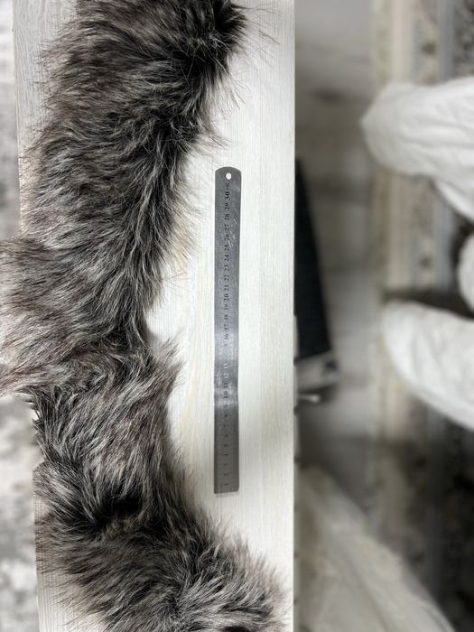 Меховые воротники из натулальноги песца, разного размера и цвета .