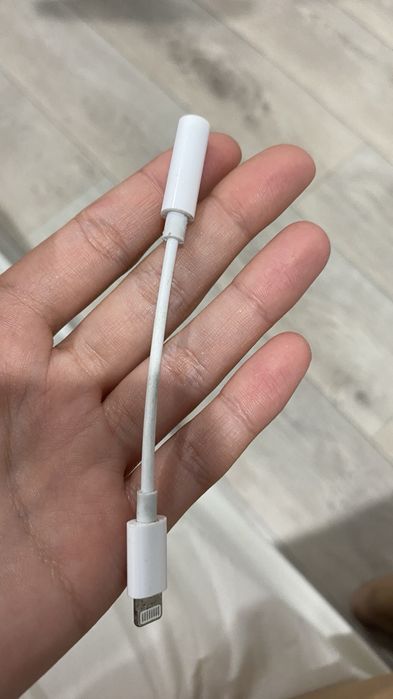 Переходник на наушники iphone