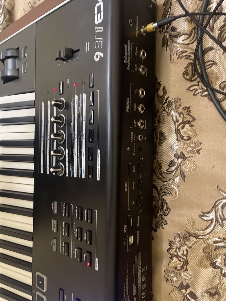 Kurzweil PC3LE6 синтезатор