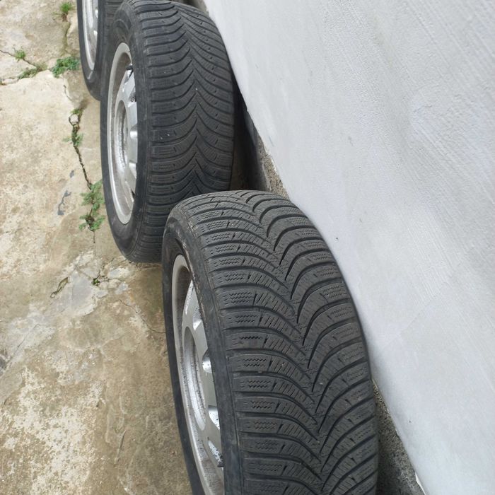 Гуми с джанти 185 65 15