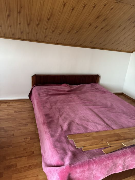 Pat in stare ok .. salteaua e deteriorata