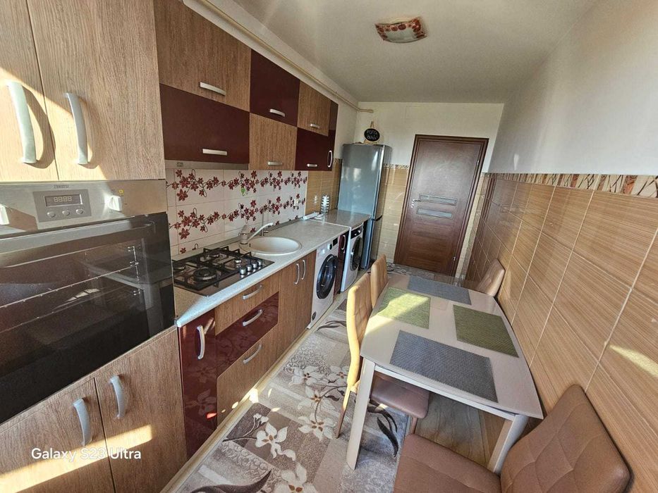 PROPRIETAR. Apartament decomandat 2 camere Râul Doamnei + Boxă subsol