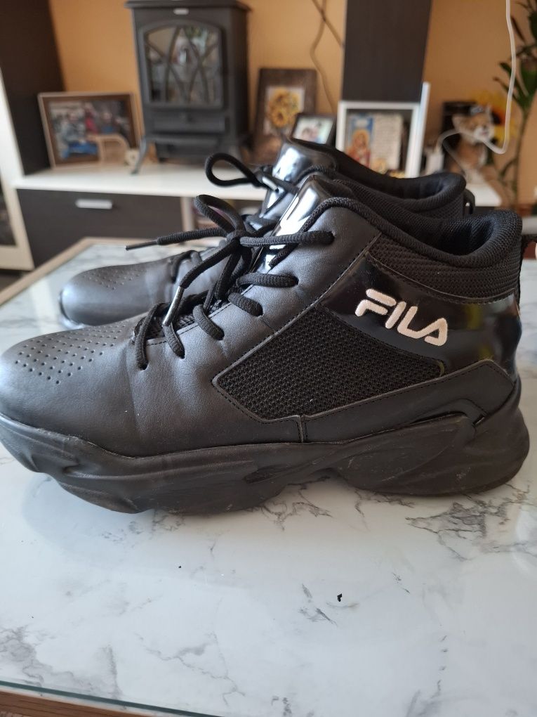 Обувки Fila номер 40