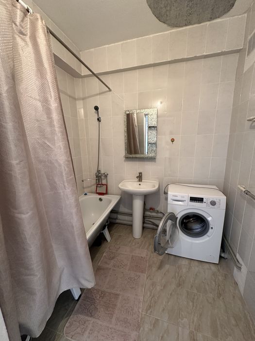 Продам 1 комнатную квартиру в 7 мкрн