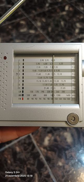 Aparat de radio Grundig Yacht Boy 10