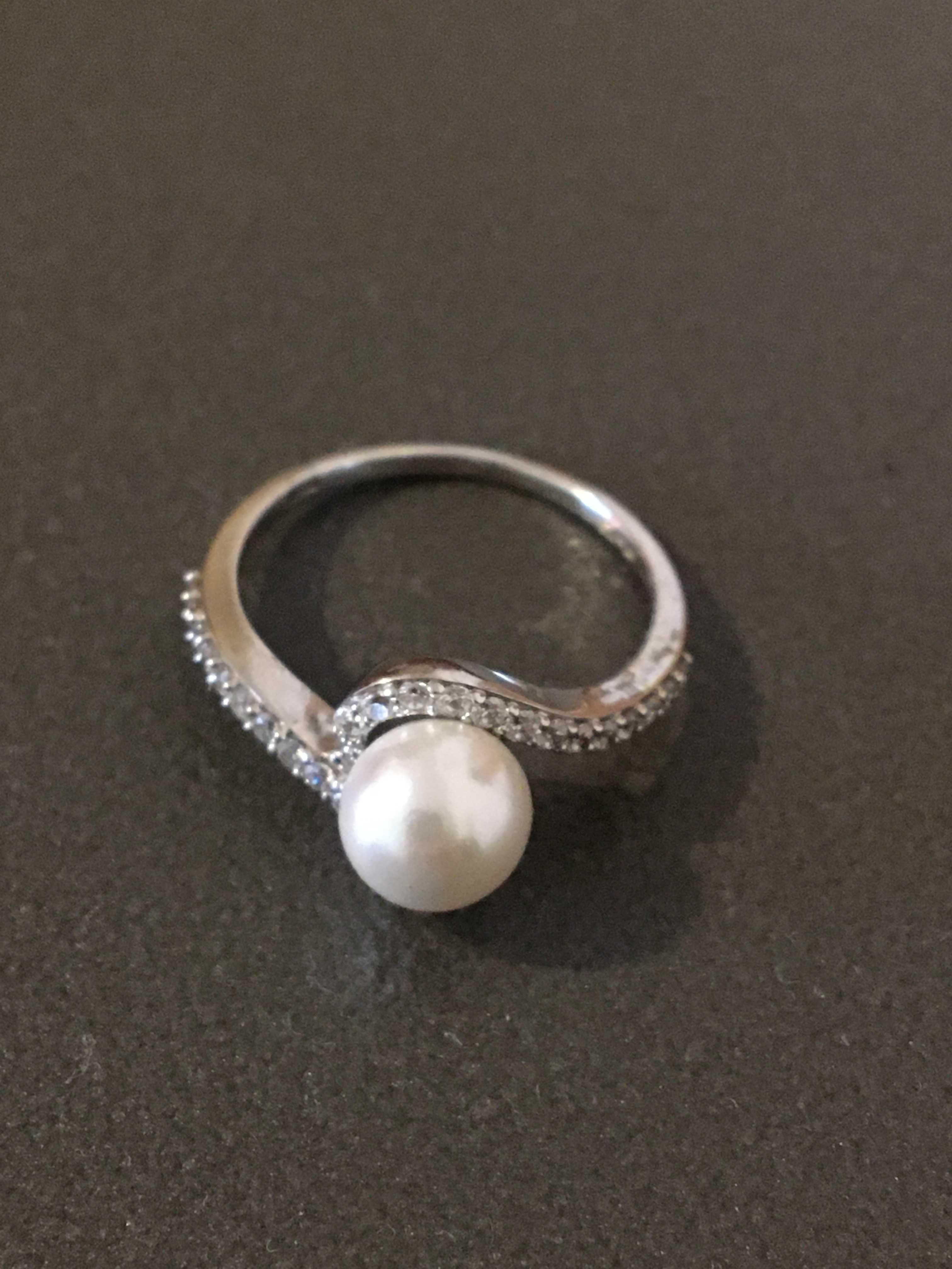 Inel din argint cu perla (pret negociabil)