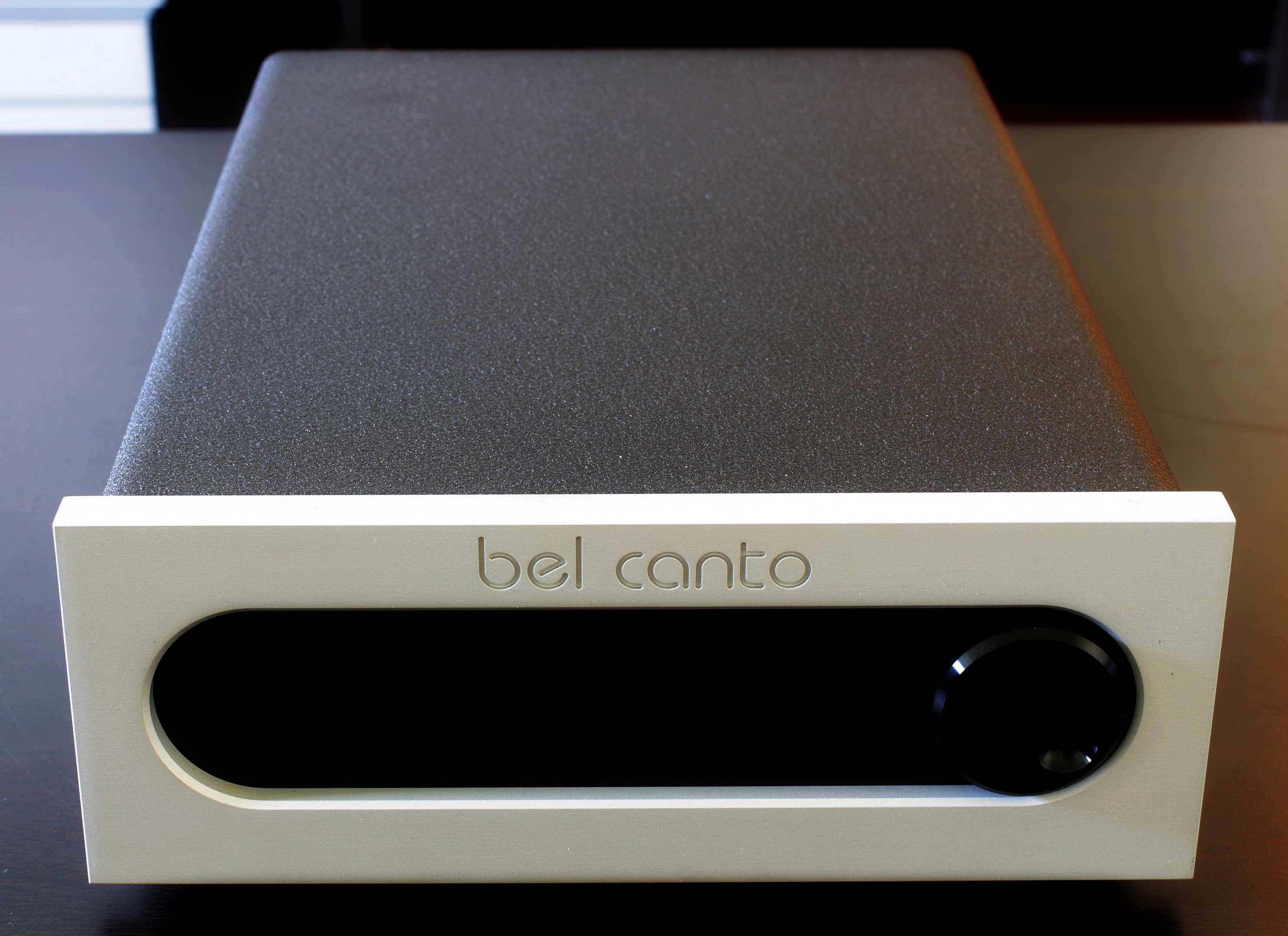 Bel Canto S300iu   – интегриран усилвател DUAL MONO AMP с ДАК