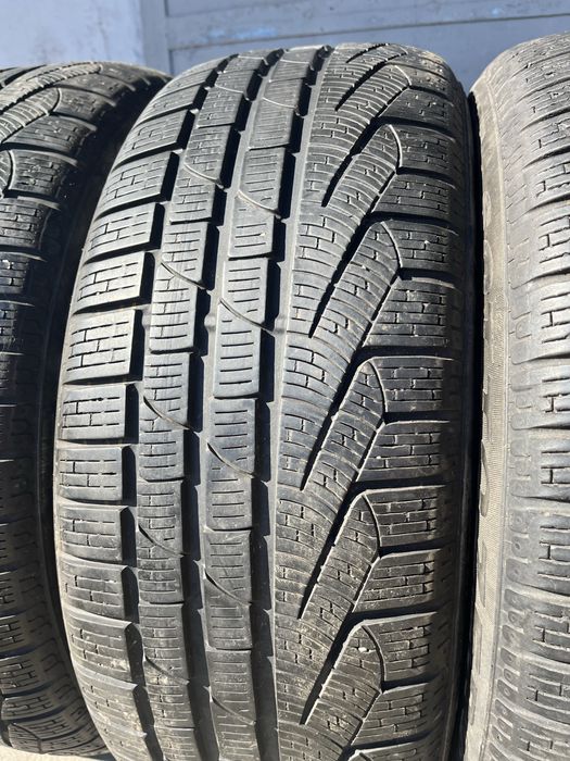 4 бр. зимни гуми 225/45/18 Pirelli RSC 5,5-6 mm DOT 3314