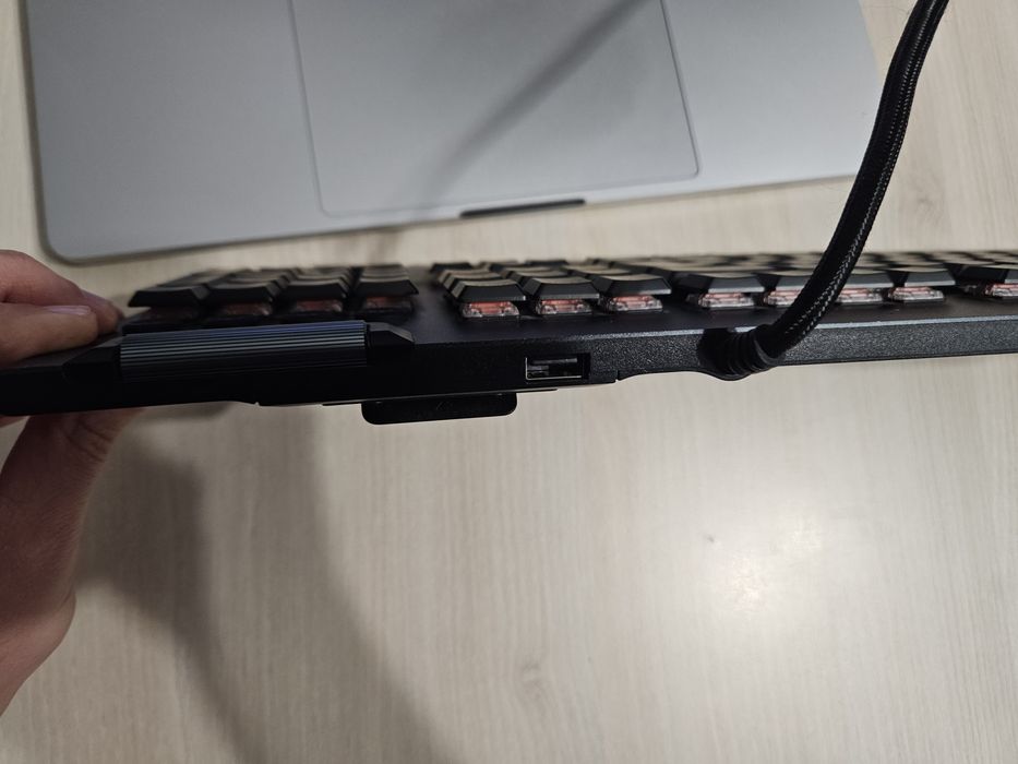 Tastatură Gaming Logitech G815 cu switchuri GL Linear