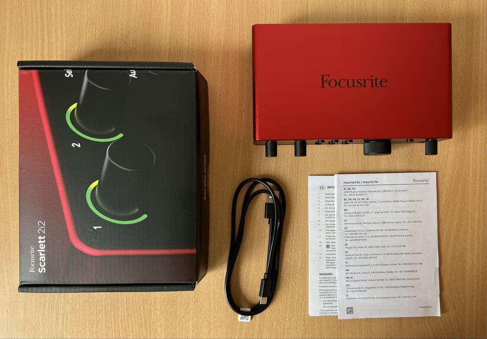 Focusrite Scarlett 2i2 4th gen аудиоинтерфейс