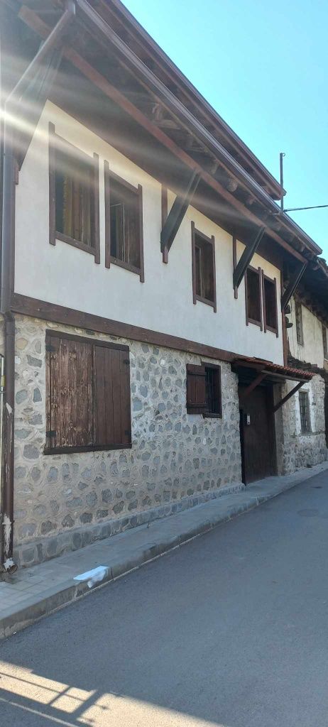 Продава се Къща в Добринище - 550 кв.м за 2 €/кв.м - Снимка #1