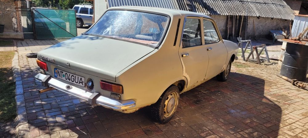 Vând  Dacia  1300