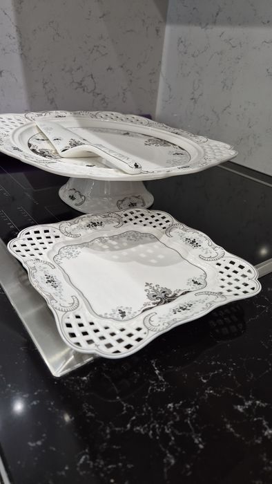 Процеланов сервиз за торта