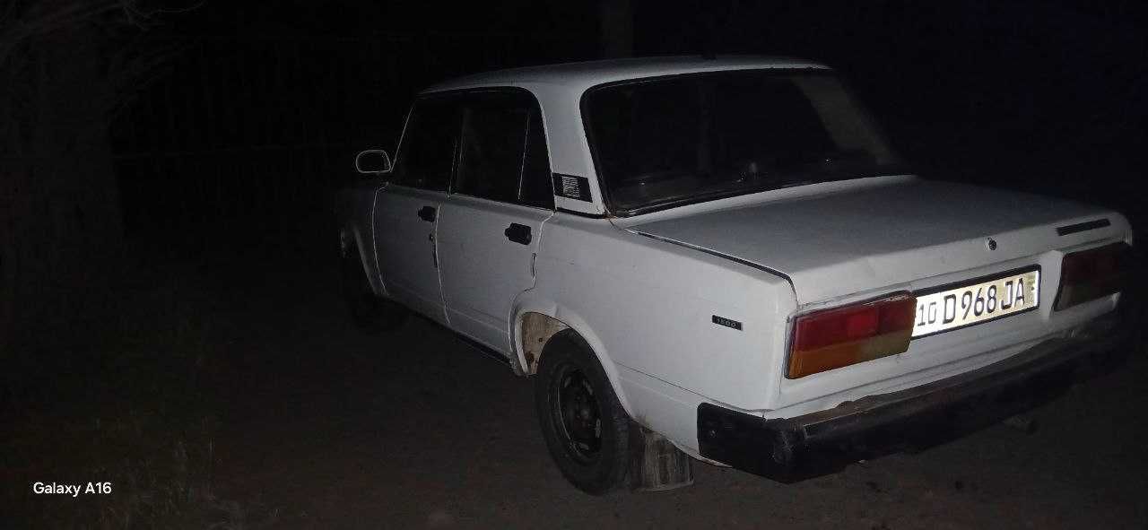 Moshina yirib turgan