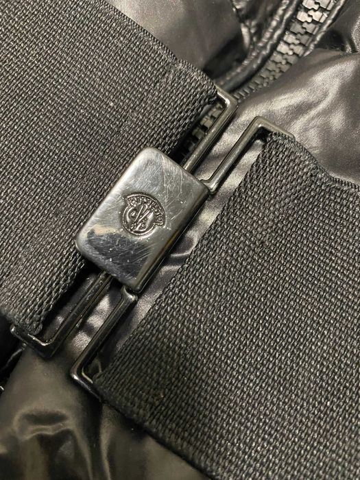 ''Moncler''оригинално дамско пухено яке S -М размер
