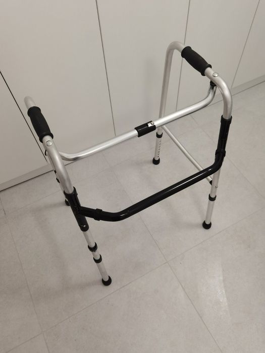 Проходилка за възрастни хора