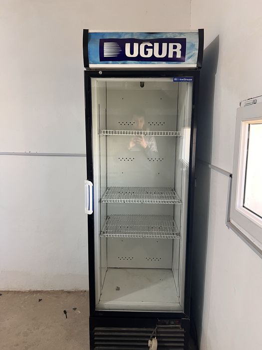 холодилник UYGUR