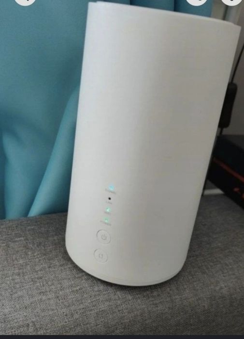 Router Huawei Gigacube B528S-23a LTE 4G Cat.6 Wi Fi 300Mbs Sim-decodat