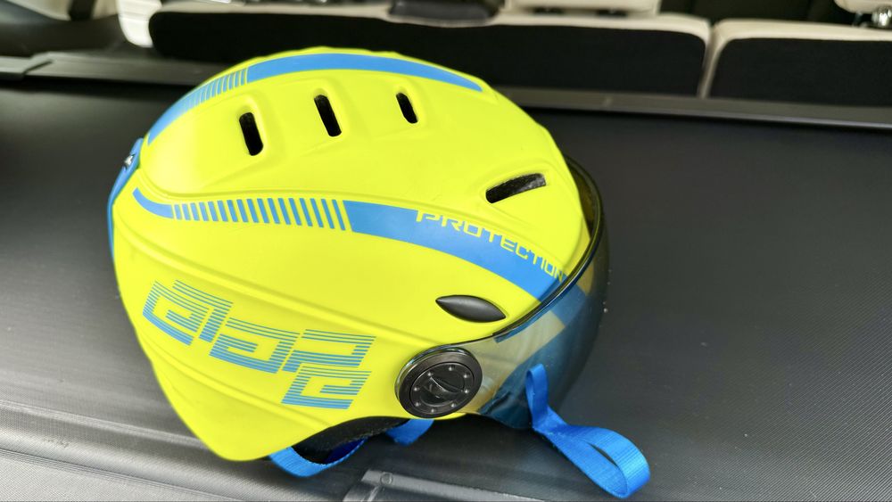 Vand schi Atomic 140-Bocanci Atomic-Casca schi cu