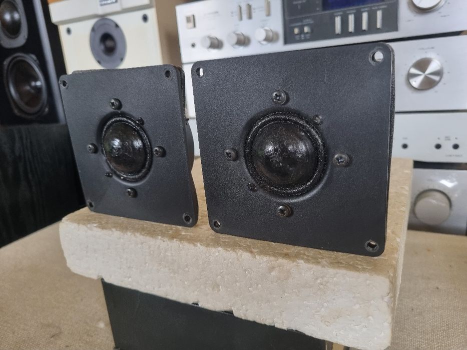 Set Difuzoare Medii Grundig. 7 ohms, 40 watts, 11x11 cm. Impecabile