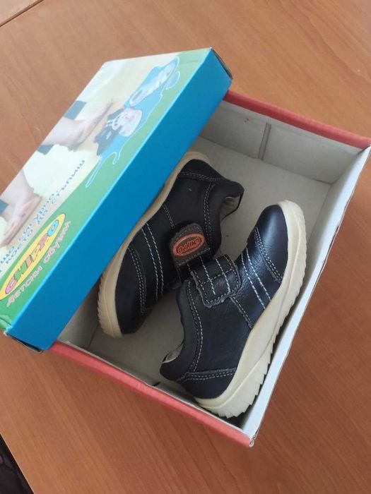 Детски кожени обувки за момче 20 номер, нови