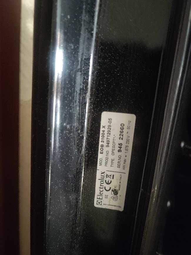 Фурна за вграждане ELECTROLUX
ELECTROLUX EOB-31004X