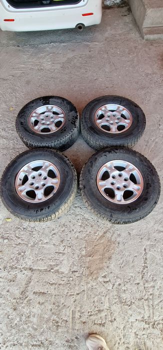 Комплект шипованных шин на дисках R16 для Mitsubishi Pajero