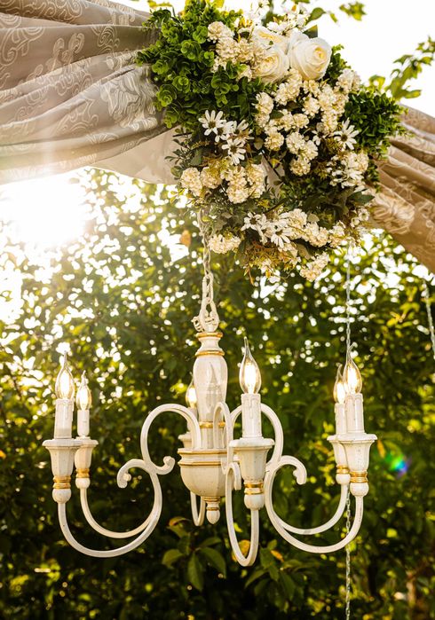 Ghirlande luminoase și decorațiuni tematice pentru evenimente