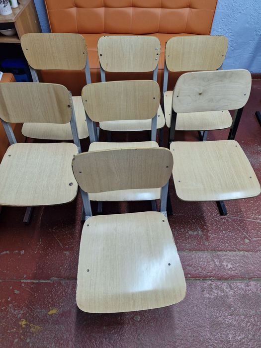 Продам стулья для дошкольников и младших школьников.