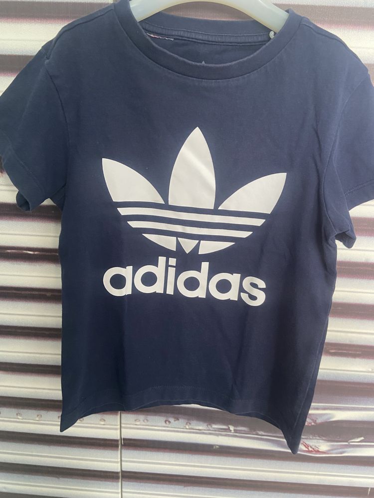 Оригинална тениска Adidas..Лотове за лято 116 размер,6г.