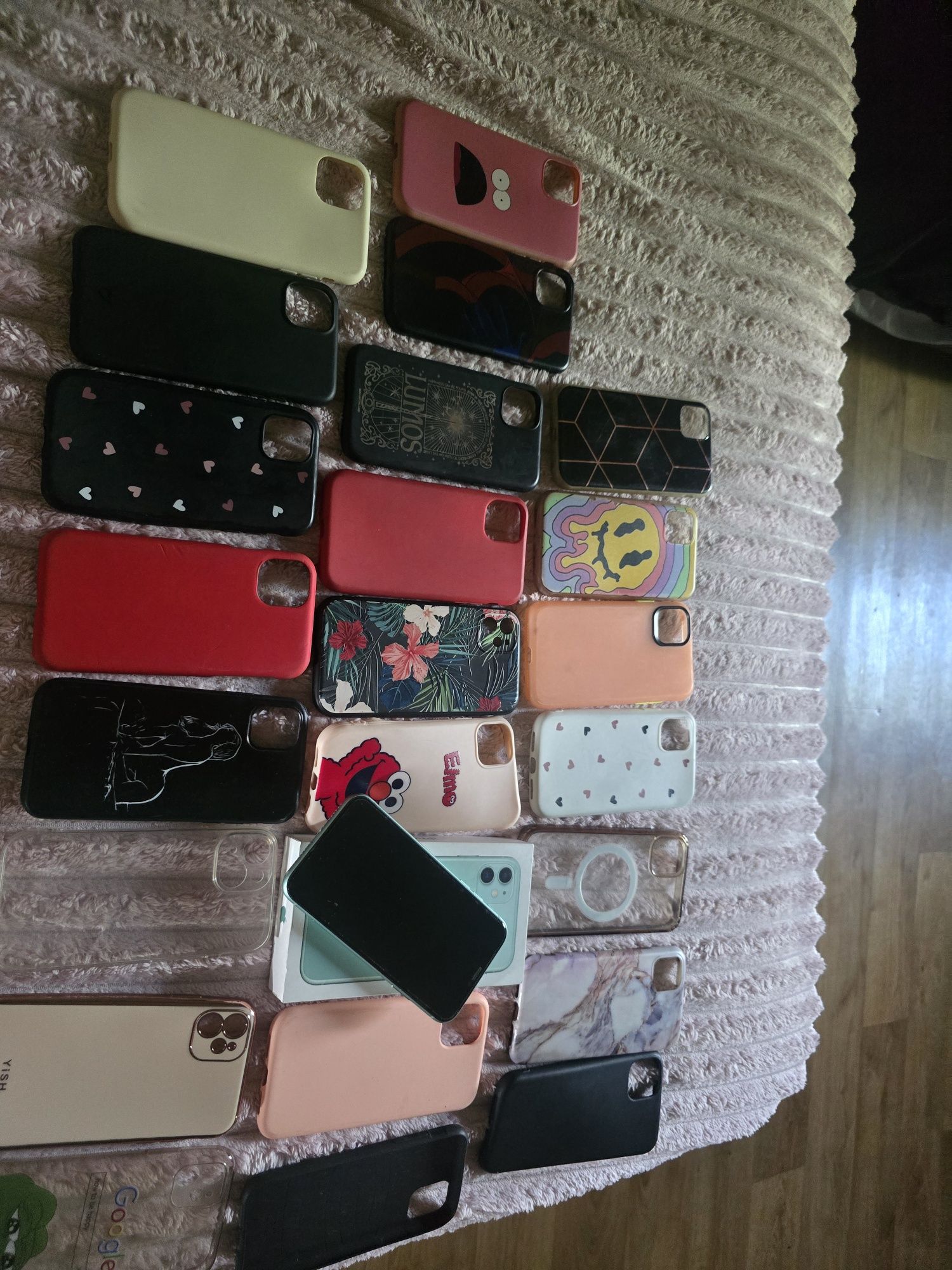 Продавам iPhone 11