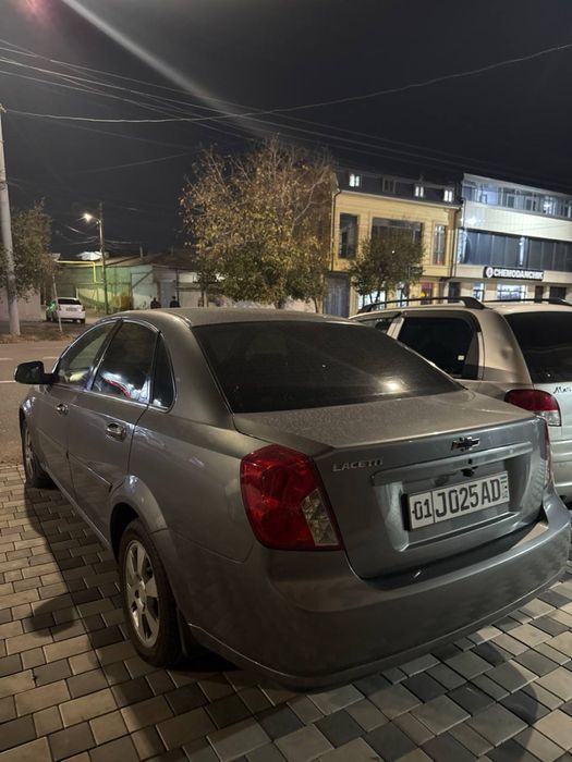 Gentra Avtomat sotiladi