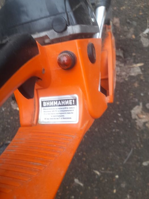 Продам бензапилу