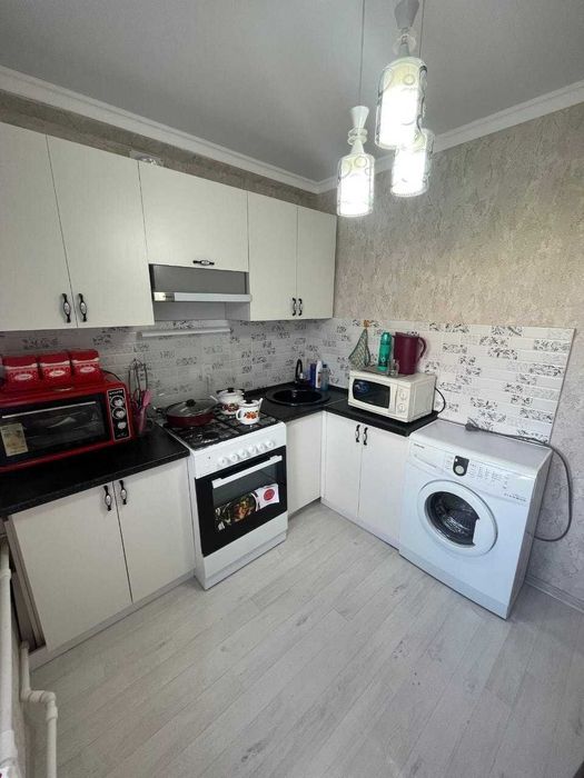 Продам двухкомнатную квартиру на 8 мкр