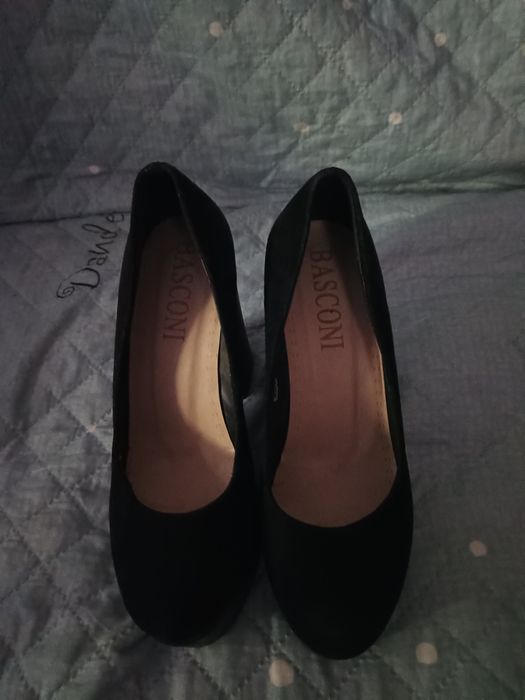 Продают,новые туфли