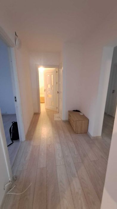Închiriez apartament 4 came