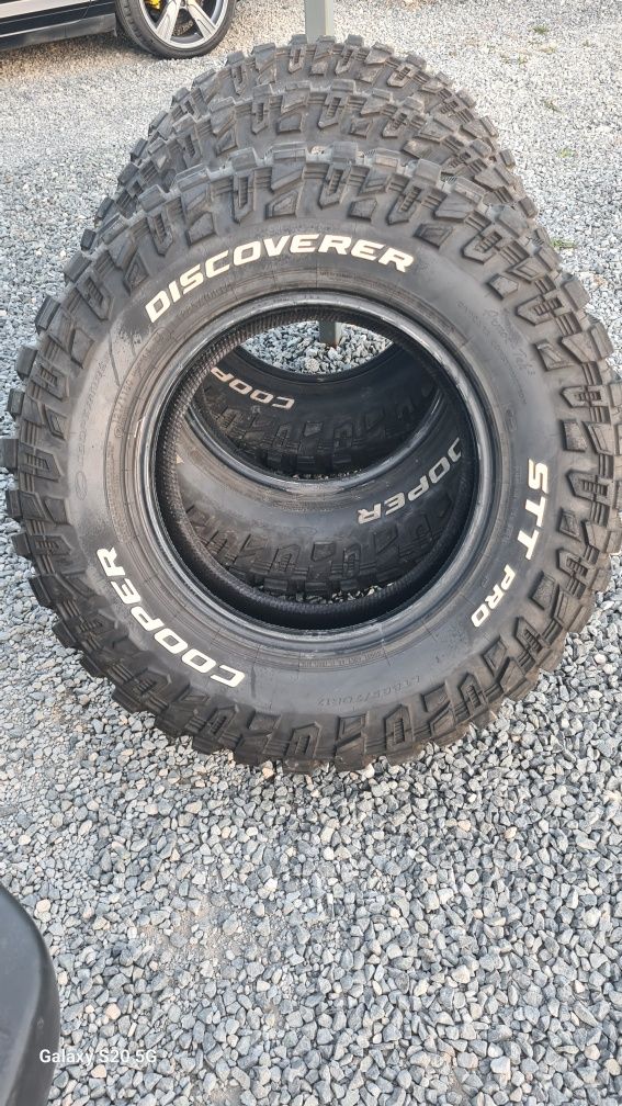 3 броя COOPER DISCOVERER stt pro por 285/70 R17 121Q