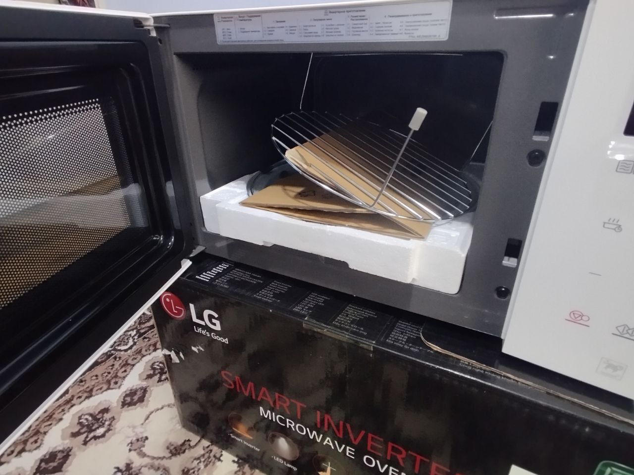 Микровалновка Новая LG smart inverter microwave oven  MB63W35GIH