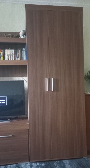 Продам стенку в отличном состоянии.