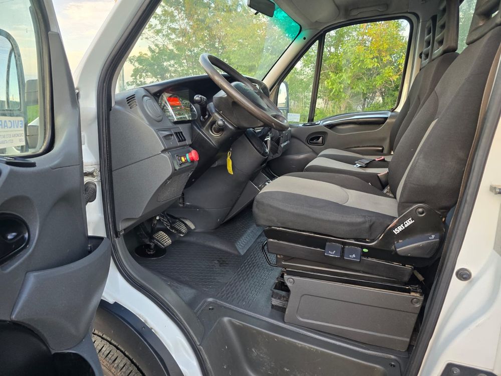 Iveco daily basculabil pe cutie , italia .